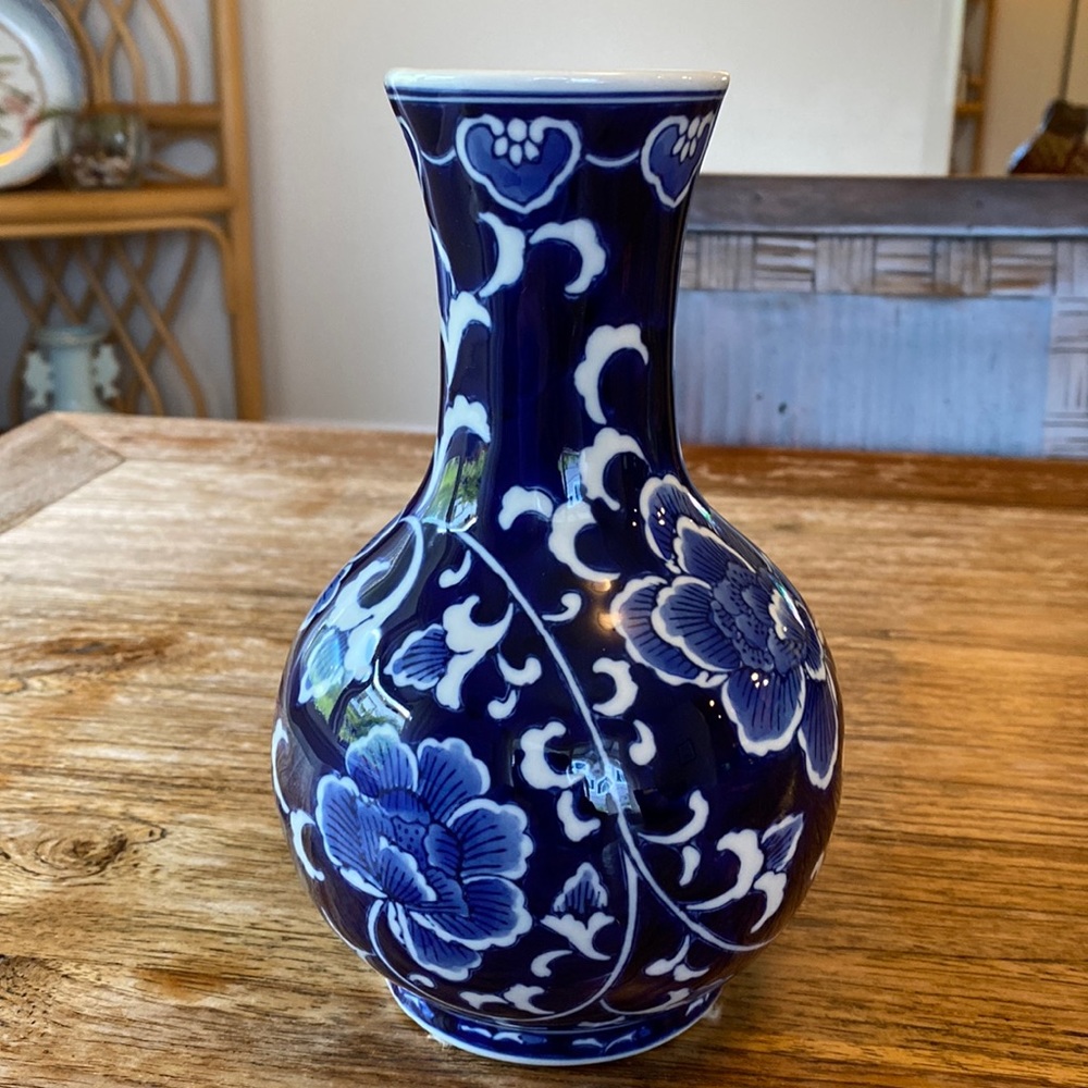 Vintage Cobalt Blue Porcelain Vase – White & Light Blue Floral Design, 8” Tall
